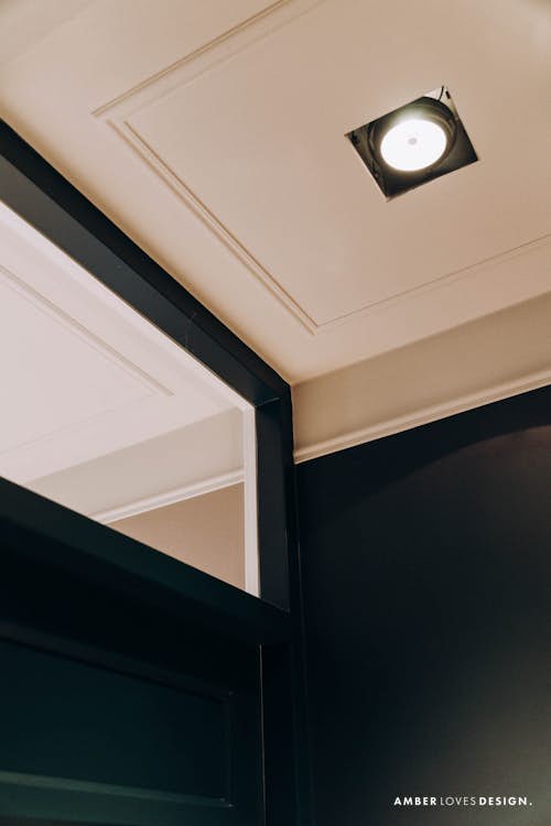 toilet design interieur sierlijsten plafond spots