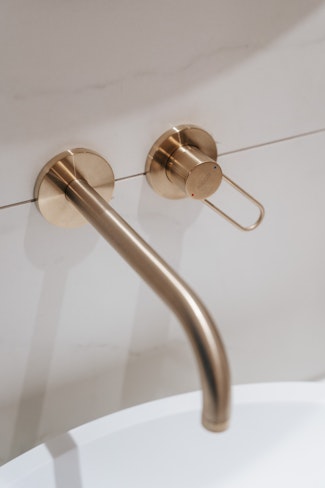 interieur design hotspot hotel hotelovernachting hattem badkamer marmer goud axor
