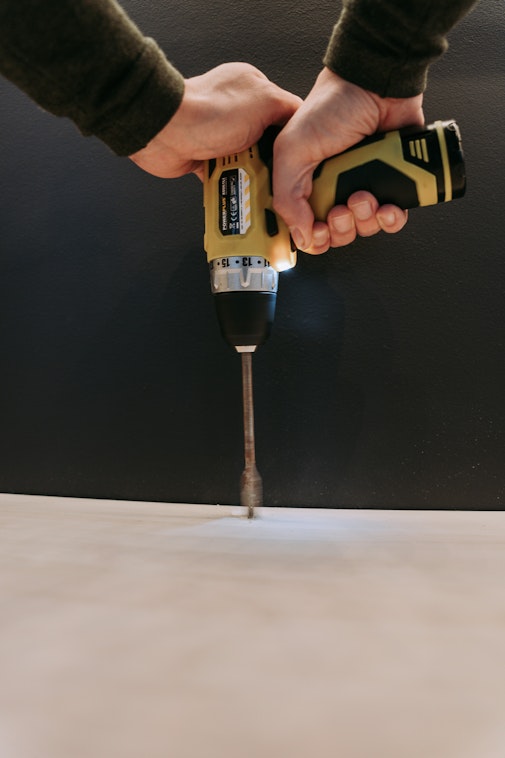 bureau diy zwevend bureau zelfmaken op maat thuis kantoor thuiswerkplek werkplek